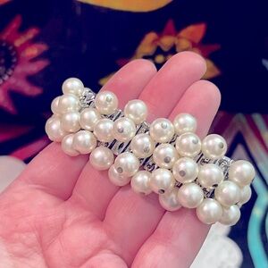 VTG Cottagecore Made in Japan Faux Pearl Stretchy Silver Tone Metal Bracelet